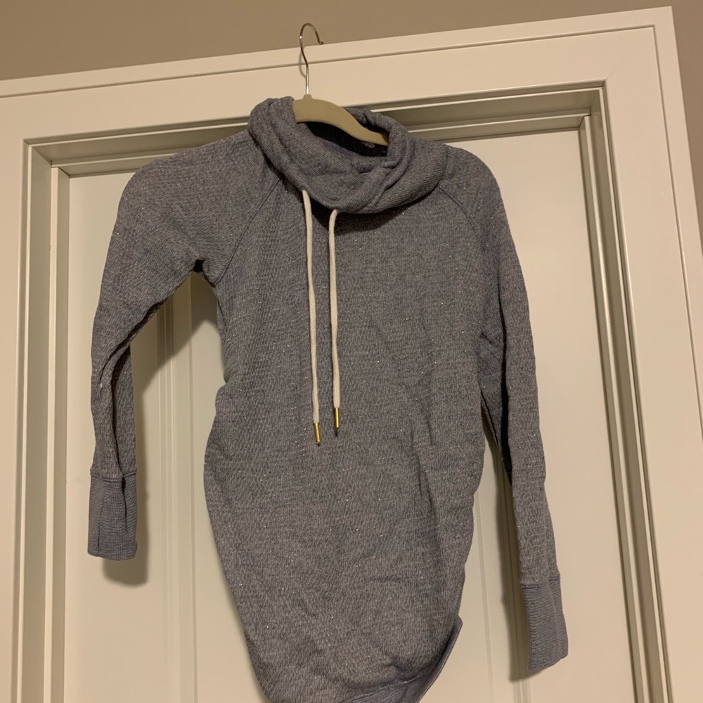 Grey sweatshirt